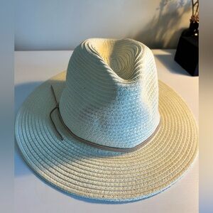 Gigi Pip Jani straw fedora